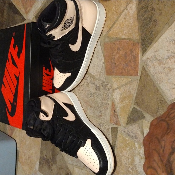 Air Jordan 1 Retro high OG Black Crimson TNT White Size 9.5 - Picture 3 of 9